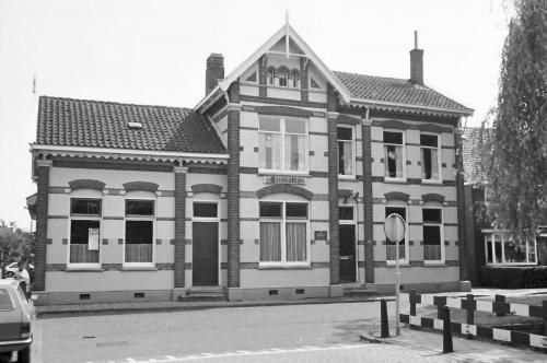 Voormalig Badhuis aan de Parkstraat 25 in 1965